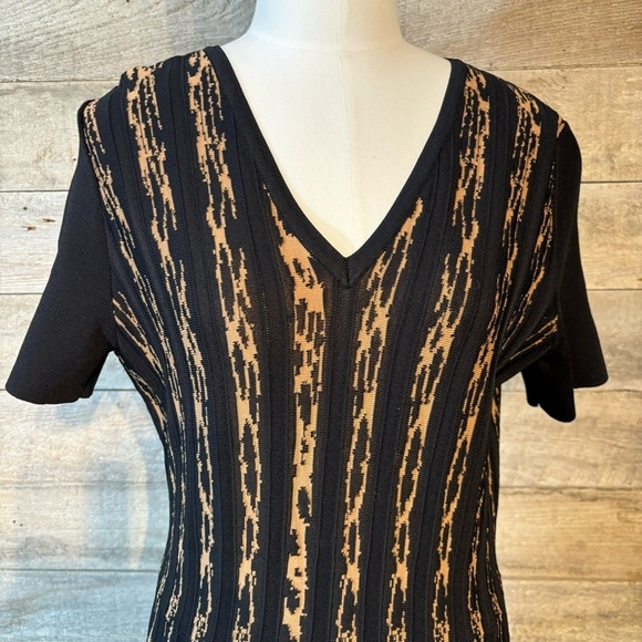 Carmen Marc Valvo women’s black knit short-sleeved fit & flare dress medium - Picture 5 of 8